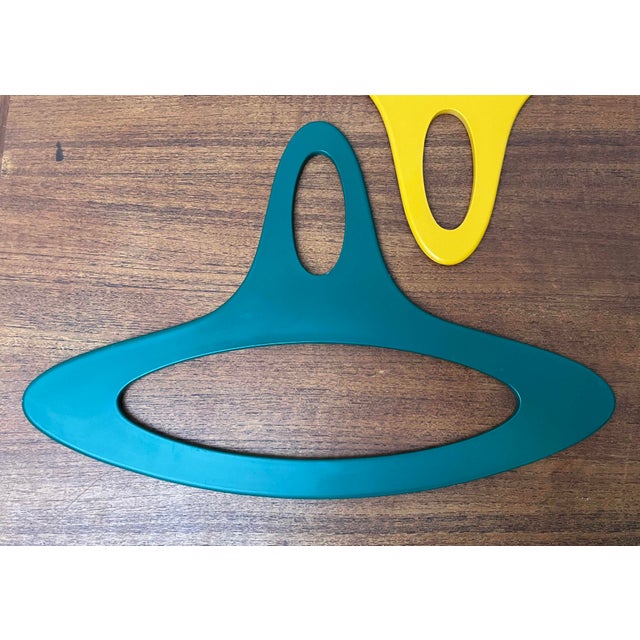 Mid-Century Modern German Space Age Green, Red, Yellow, White Coat Hangers by Jürgen Lange for Schönbuch, 1960s, Set of 4 For Sale - Image 12 of 18