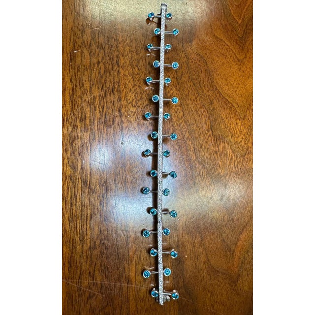 Contemporary 6.76ct White and Blue Diamond Bracelet in 18K White Gold For Sale - Image 3 of 6