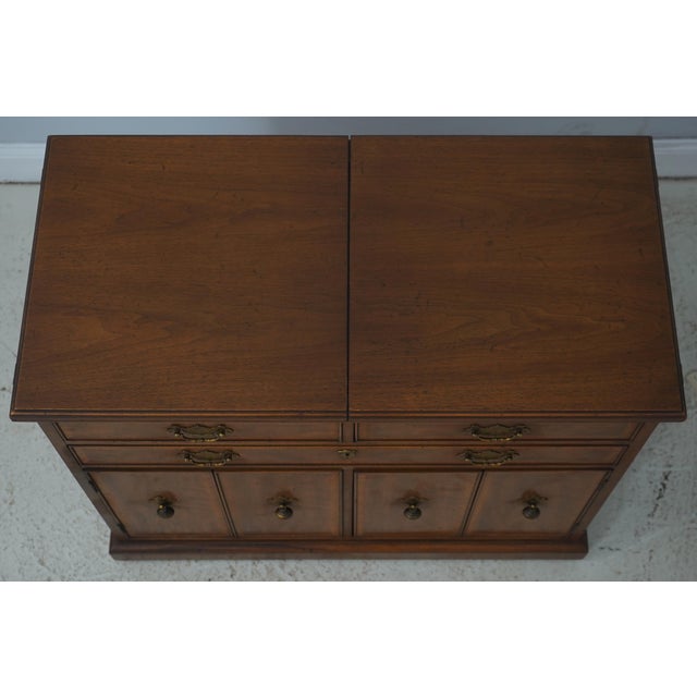 Henredon 18th Century Portfolio Flip Top Bar Cabinet For Sale In Philadelphia - Image 6 of 18