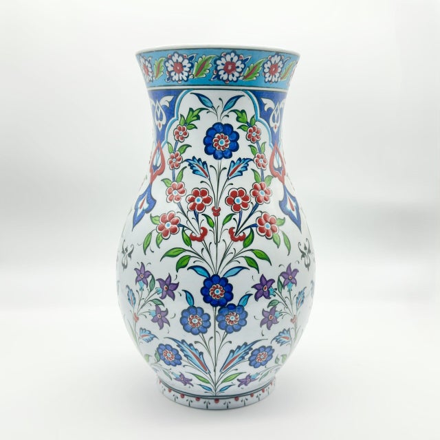 White Handmade Ceramic “Armudi” Vase (30cm) – Elegant Pear Shape with Purple & Red Spring Flowers – Romantic Home Decor For Sale - Image 8 of 9