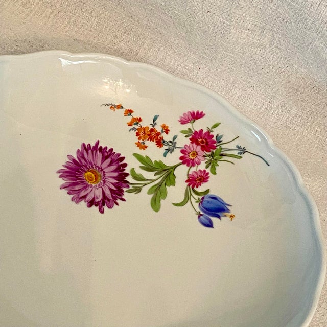 Traditional Meissen Bowl Hand-Painted “Scattered Flowers” 9.5 Inch For Sale - Image 3 of 8