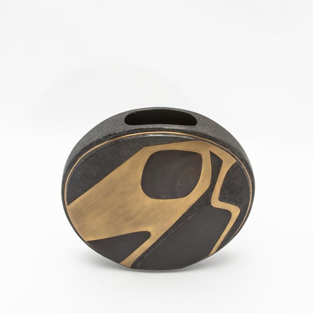 Modern Vase in Shagreen With Shell and Brass Details by R&y Augousti For Sale In Los Angeles - Image 6 of 9