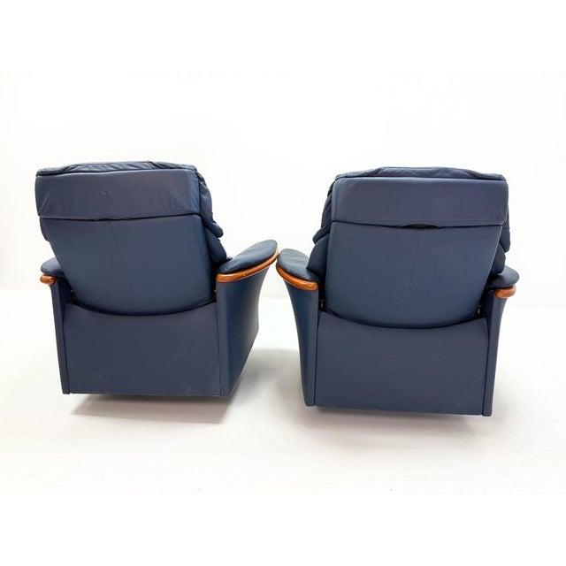 Vintage Adjustable Swivel Chairs in Blue Leather and Beech from Ekornes Stressless, 1980s, Set of 2 For Sale - Image 8 of 17