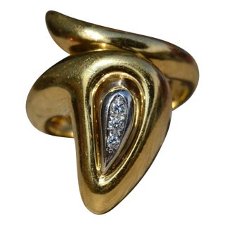 The Odette: Ladies 18K Gold Italian Snake Style Ring set with Diamonds For Sale