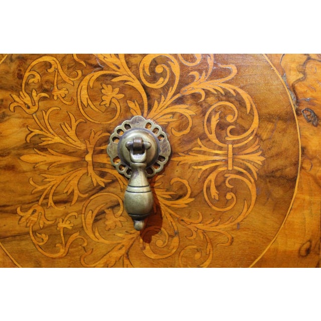 George II Burl Walnut and Marquetry Hightboard, 1890s For Sale - Image 12 of 18