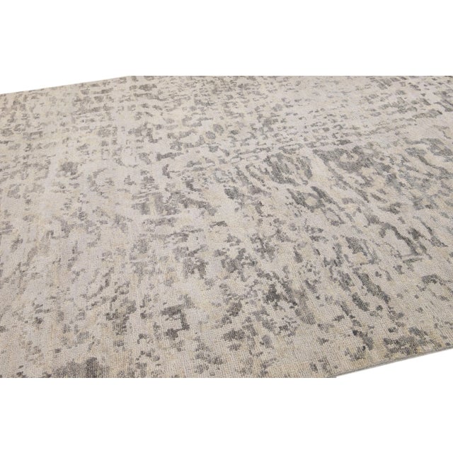 Contemporary Abstract Handmade Gray & Beige Wool Rug For Sale In New York - Image 6 of 8