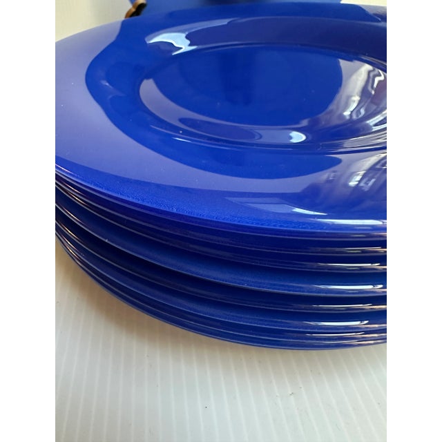 Vintage Mid-Century Modern Arcoroc France Luncheon Plates in Cobalt Blue Color- Set of 12 For Sale In New York - Image 6 of 10