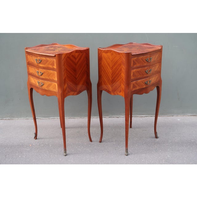 1960s Pair of French Louis XV Style Rosewood Side Tables Nightstands For Sale - Image 15 of 17