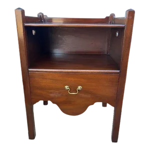 Kittinger Williamsburg Georgian III Chippendale Style Mahogany Bedside Table