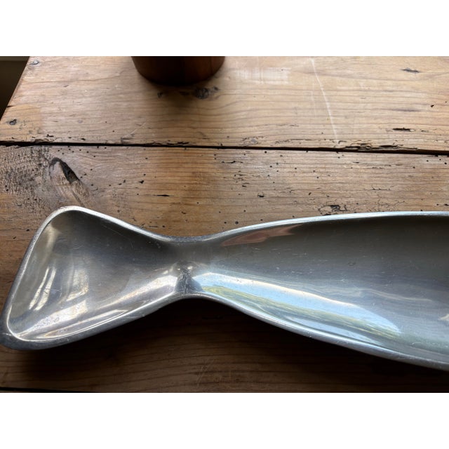Mid-Century Modern Vintage Nambe #553 Fish Shaped Aluminum Serving Tray For Sale - Image 3 of 12