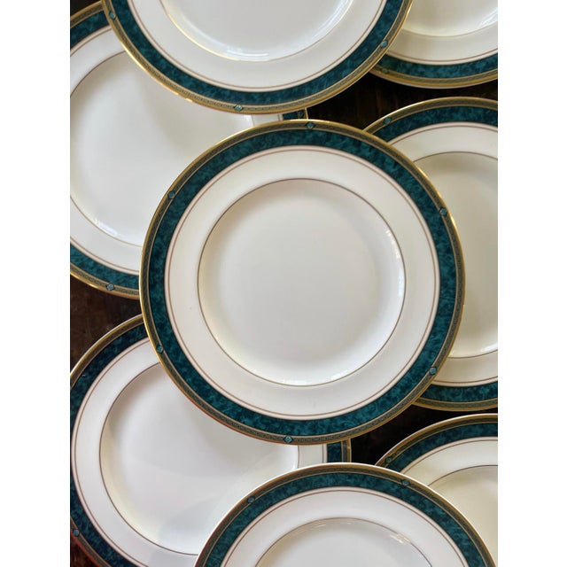 English 1990s Royal Doulton Green Dinner Plates in Biltmore Pattern - Set of Nine (9) For Sale - Image 3 of 9