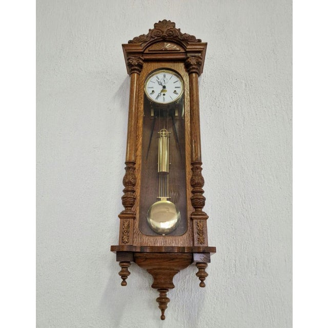 Cassic German watchmaking. This magnificent wall clock, produced by the renowned Kieninger brand, combines the precision...