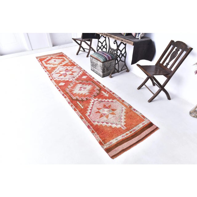 Vintage Runner Rug in Wool, in Flawless conditions. Designed 1970 to 1979