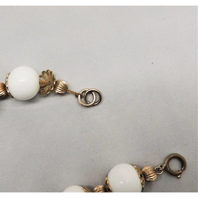 Vintage 1950s Signed Napier Goldtone White Resin Bead Bracelet For Sale In Philadelphia - Image 6 of 8