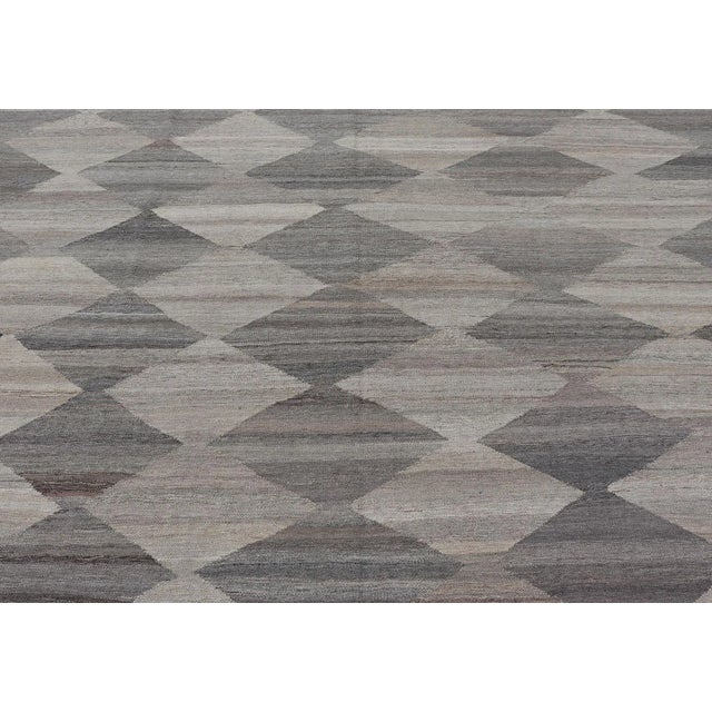 Large Pattern With All-Over Modern Design Flat-Weave Kilim in Natural Tones For Sale - Image 11 of 13