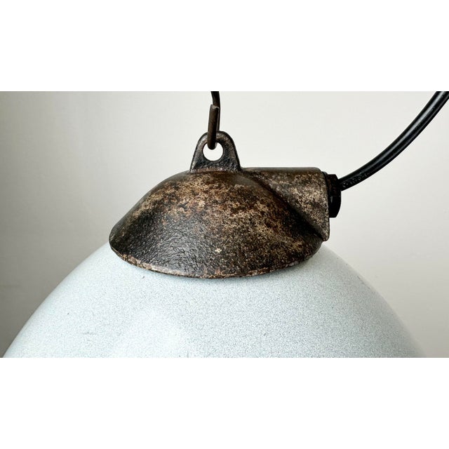Industrial Grey Enamel Factory Lamp with Cast Iron Top, 1960s For Sale - Image 4 of 17