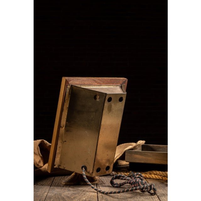 1920s C. 1920 Crawford Shoe Reverse Painted Lighted Flashing Sign Display For Sale - Image 5 of 10