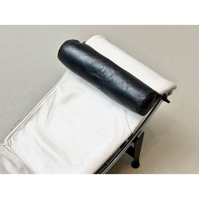 LC4 Chaise Longue by Le Corbusier, Jeanneret, and Perriand for Cassina, Late 1970s For Sale - Image 17 of 18