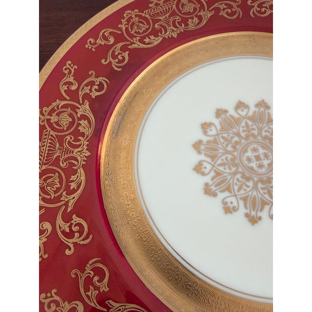 1930s Pickard Red & Gold Czech Bohemian Porcelain Dinner Plates - Set of 8 For Sale - Image 16 of 16