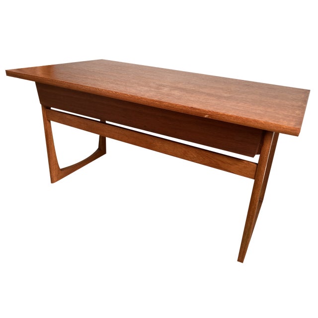 Modified Teak Coffee Table with Cutlery Set by Viners of Sheffield, Set of 44 For Sale