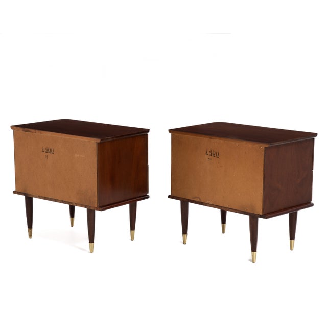 1960s United Furniture Mid Century Mahogany Brass Nightstands a Pair Refinished For Sale - Image 5 of 13