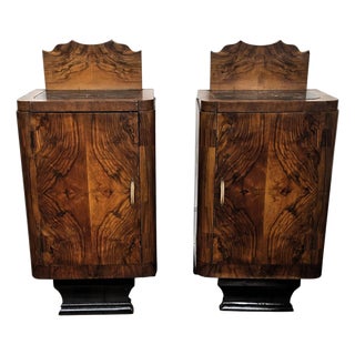 Italian Art Deco Nightstands in Burl Walnut with Black Marble Top, 1940s, Set of 2 For Sale