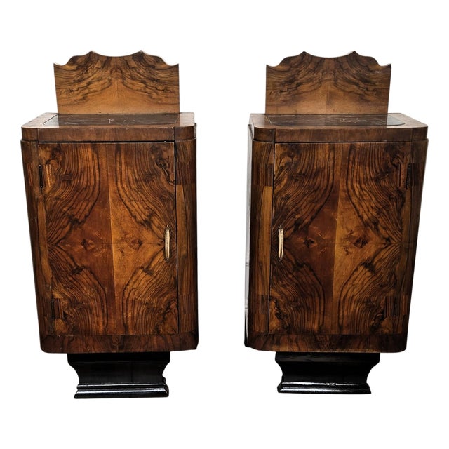 Italian Art Deco Nightstands in Burl Walnut with Black Marble Top, 1940s, Set of 2 For Sale
