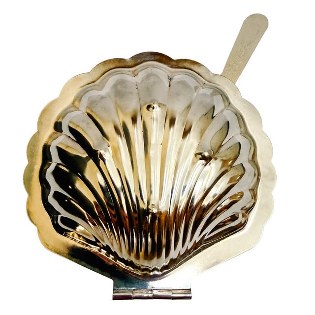 Vintage Silver-Plated Shell Butter Dish & Caviar Server With Spreader and Glass Liner For Sale - Image 9 of 10
