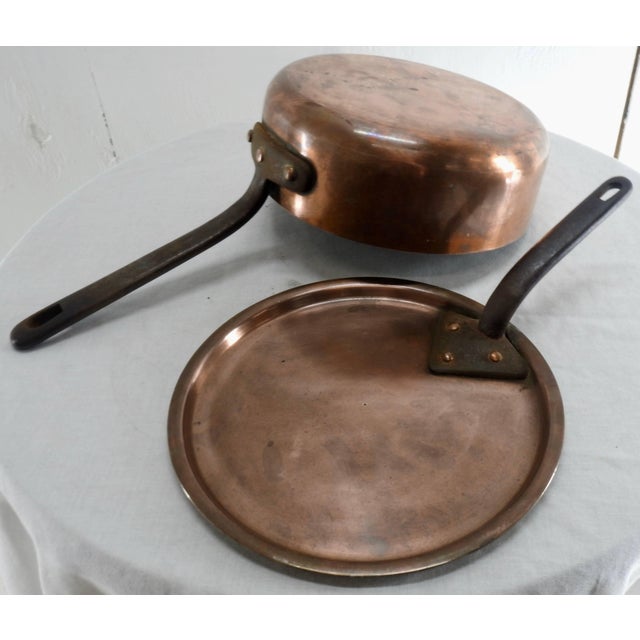 Rustic Early 19th Century French Copper Frying Pan With Lid For Sale - Image 3 of 7