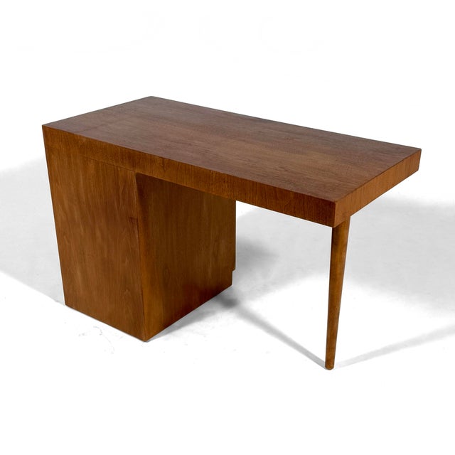 Brown t.h. Robsjohn-Gibbings Single Pedestal Desk by Widdicomb For Sale - Image 8 of 11