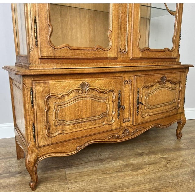 Bookcase Vintage French Louis Xiv Style Oak Glazed Display Cabinet Lot 6490 For Sale - Image 9 of 18