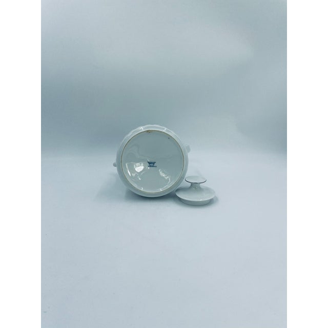 Porcelain Lanzette Teapot by Tapio Wirkkala for Thomas, 1965 For Sale - Image 9 of 12