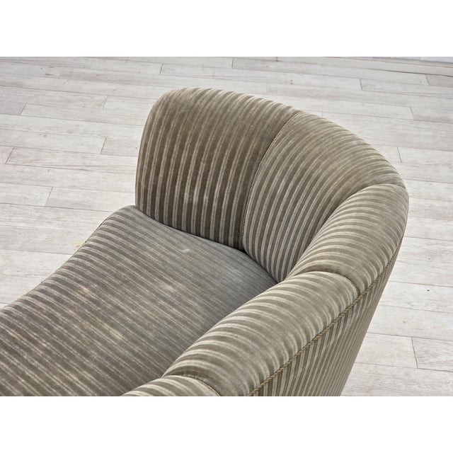 Danish 2-Seater Curved Sofa in Furniture Velour and Beech Wood, 1960s For Sale - Image 10 of 18