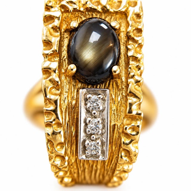Vintage 14k Yellow Gold Oval Cat's Eye Chrysoberyl and Diamond Ring, Size 9.25 For Sale In New York - Image 6 of 7