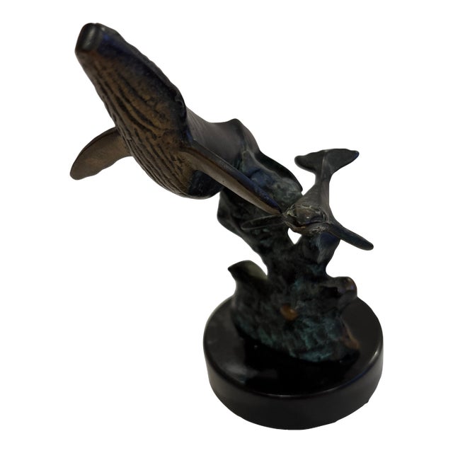 1980s Spi Gallery Humpback Whale Figurine Mama & Baby Calf Coral Brass W Marble Base For Sale