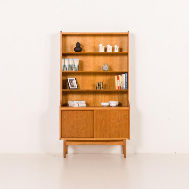 Mid-Century Modern Vintage Oak Bookcase by Johannes Sorth for Nexo, 1960s For Sale - Image 3 of 16