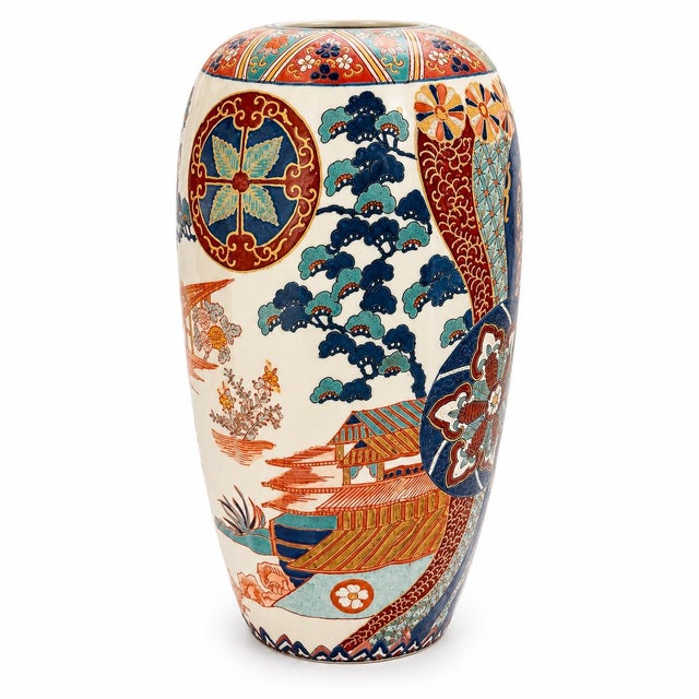 Antique Japanese Imari Porcelain Vase, Meiji/Taishō Era, Circa 1900 For Sale In Houston - Image 6 of 9