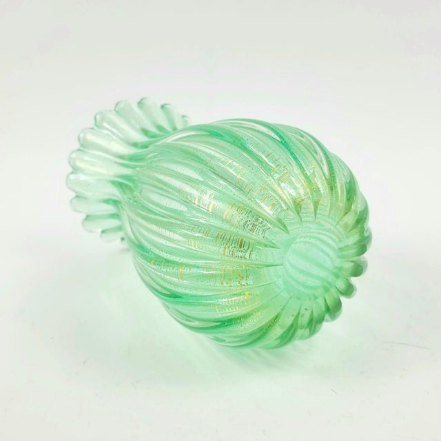Mid-Century Modern Ribbed Murano Glass Vase with Gold Inclusions by Archimede Seguso for Seguso Vetri Darte, Italy, 1950s For Sale - Image 7 of 8
