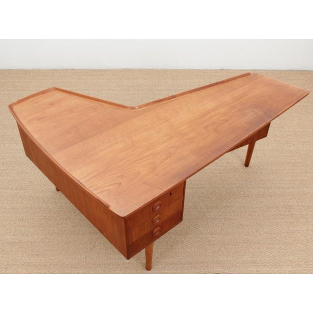 Mid-Century Modern Scandinavian Boomerang Desk by Arne Hovmand-Olsen, 1950s For Sale - Image 3 of 18