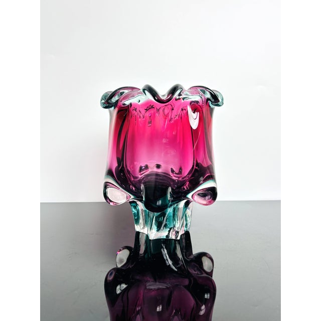 Mid-Century Modern Red Core Art Glass Model 242/4/18 Vase by Josef Hospodka for Chřibská, Former Czechoslovakia, 1964 For Sale - Image 3 of 10