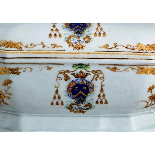Antique Tureen with Coat of Arms Presentation Dish, 1700s, Set of 2 For Sale - Image 4 of 6