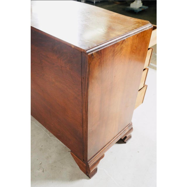 Wood 1920s Queen Anne Revival Burl Walnut Serpentine Chest of Drawers – Dutch Colonial Style For Sale - Image 7 of 10