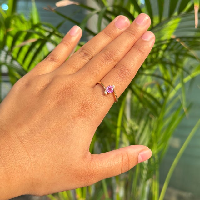 14k Gold Natural Pink Sapphire Bypass Diamnd Three Stone Promise Ring Size 6.5 For Sale - Image 10 of 16