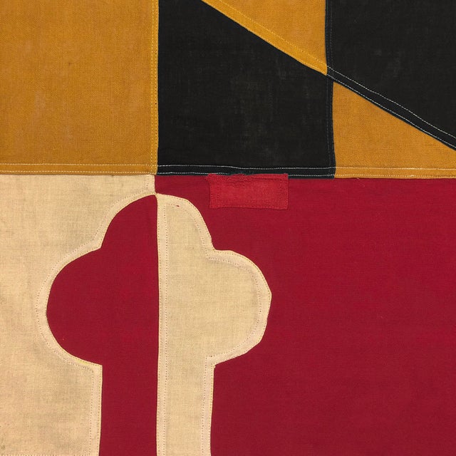 This vintage Maryland flag is made from a cotton cloth, with fully sewn design visble on both sides. Please note overall...