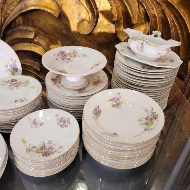 Ceramic Art Nouveau Violets Dinner Service by Albert Pillivuyt for Foëcy Limoges, 1920s, Set of 82 For Sale - Image 7 of 18
