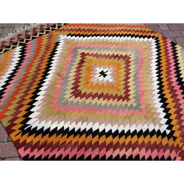 Traditional 1960s Vintage Turkish Kilim Rug- 64" X 120" For Sale - Image 3 of 8