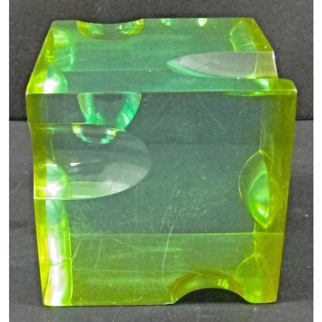 1960s Mid-Century Optical Light and Space Sculpture Green Lucite Cube Attributed to Roz Stroll For Sale In Miami - Image 6 of 12