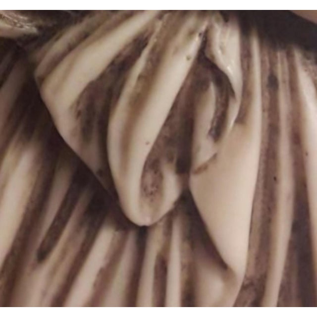 Stone 19th Century Italian Carrara Marble Figure of Venus Italica After Antonio Canova – Neoclassical Reduction. For Sale - Image 7 of 10