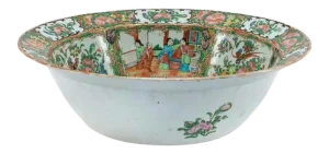 19th Century Chinese Rose Medallion Centerpiece or Punch Bowl