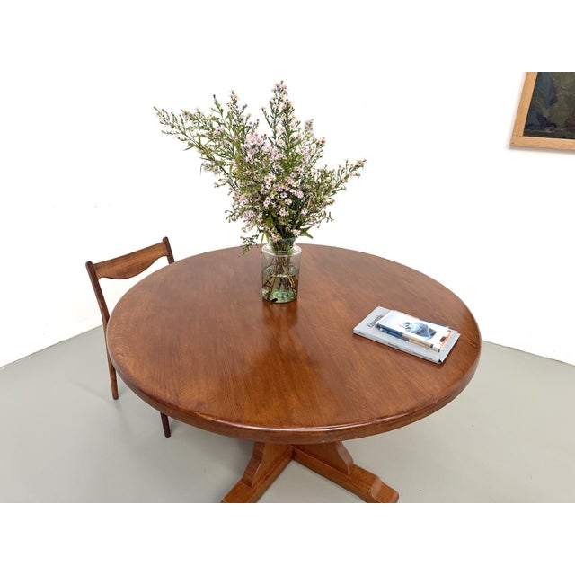 Wood Brutalist Round Table in Oak, 1960s For Sale - Image 7 of 18
